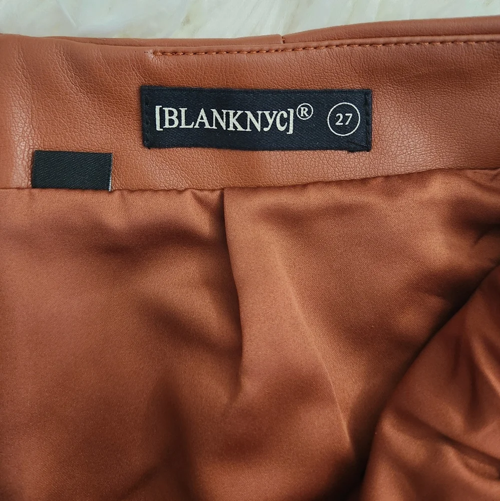 Faux leather skirt - Picture 3 of 3